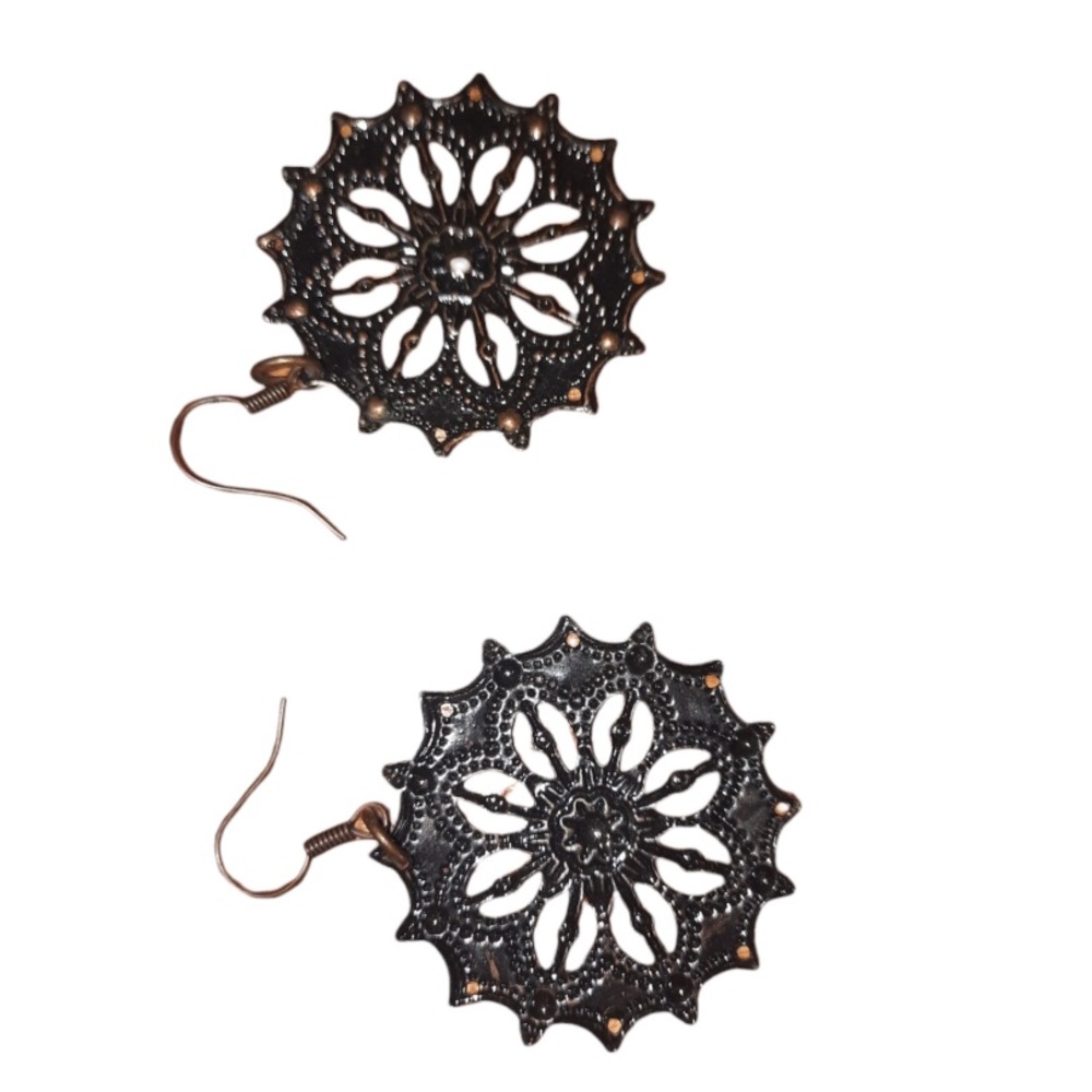 Boho earrings 🦥 never worn.